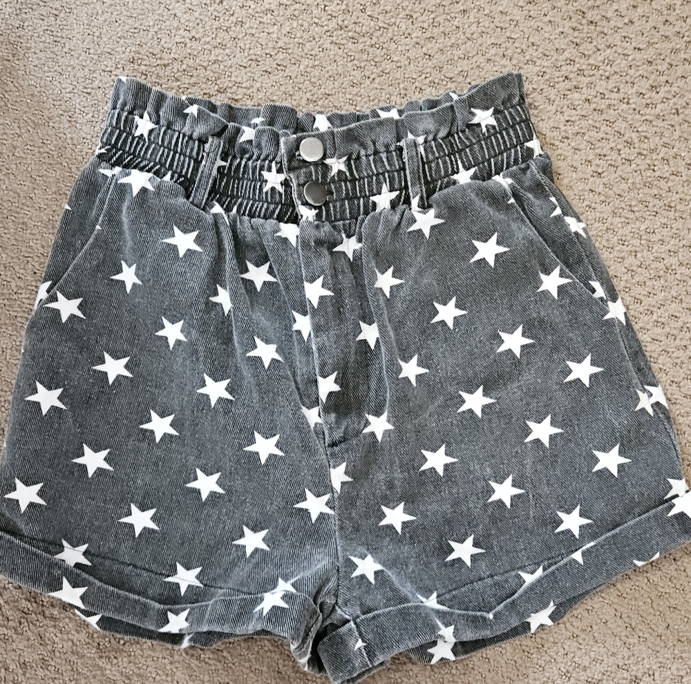 Le Lis High Waist Gray Star Pattern Shorts